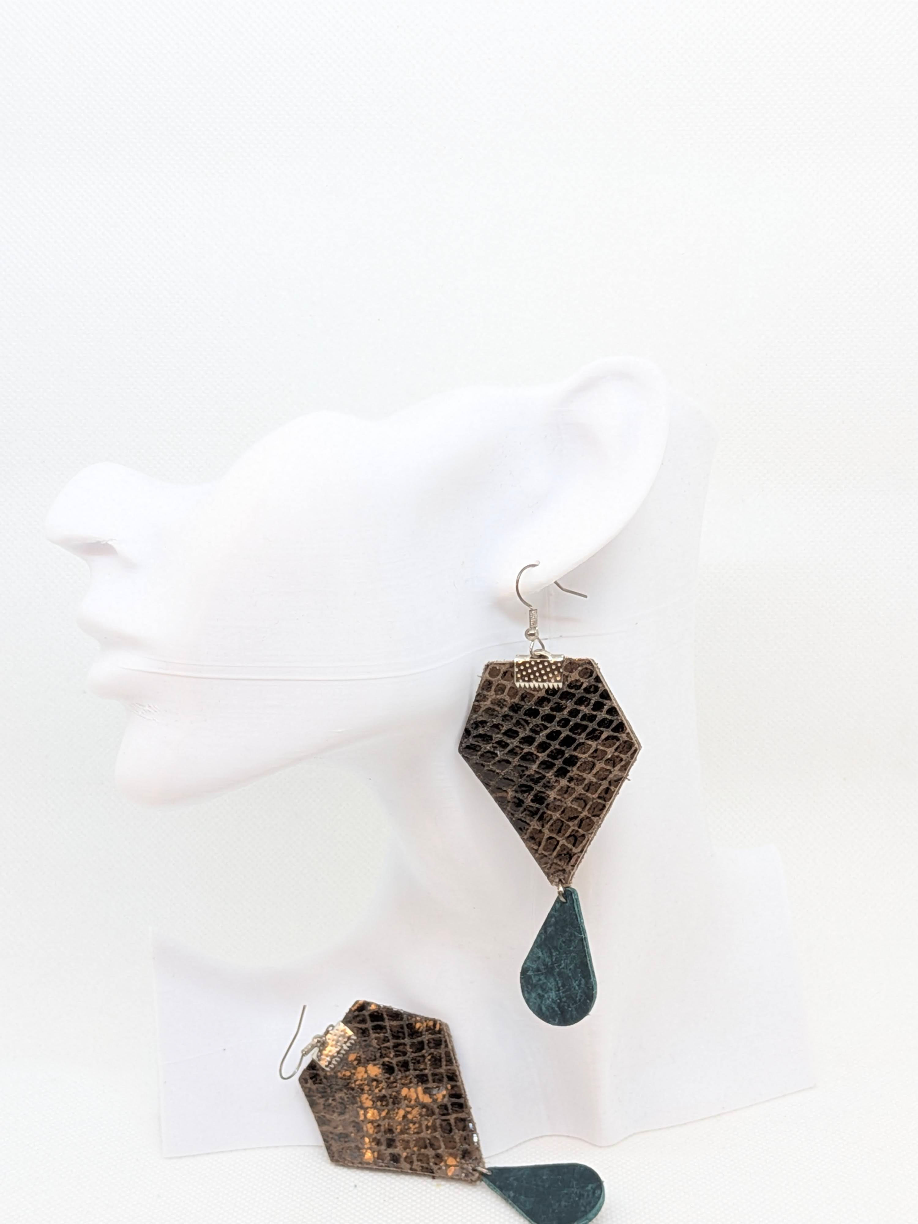 Kolczyki ze skóry naturalnej -wiszące