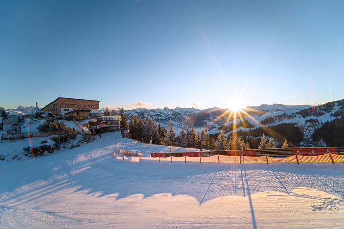 Sonnenaufgang beim Hahnenkamm-Rennen