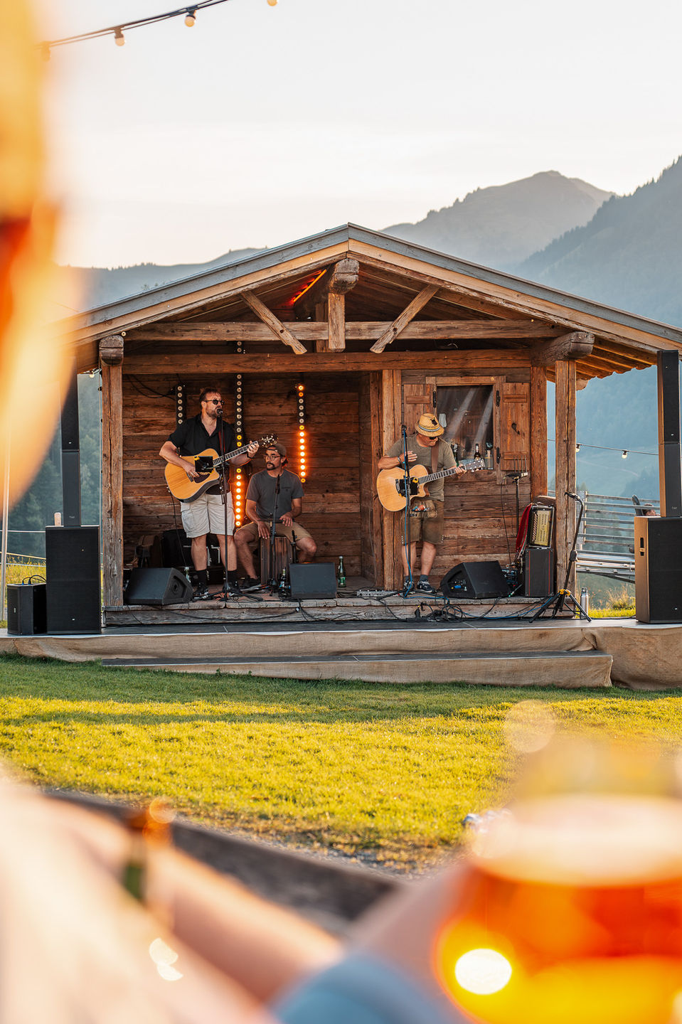 Band bei Sundowner Event am Berg