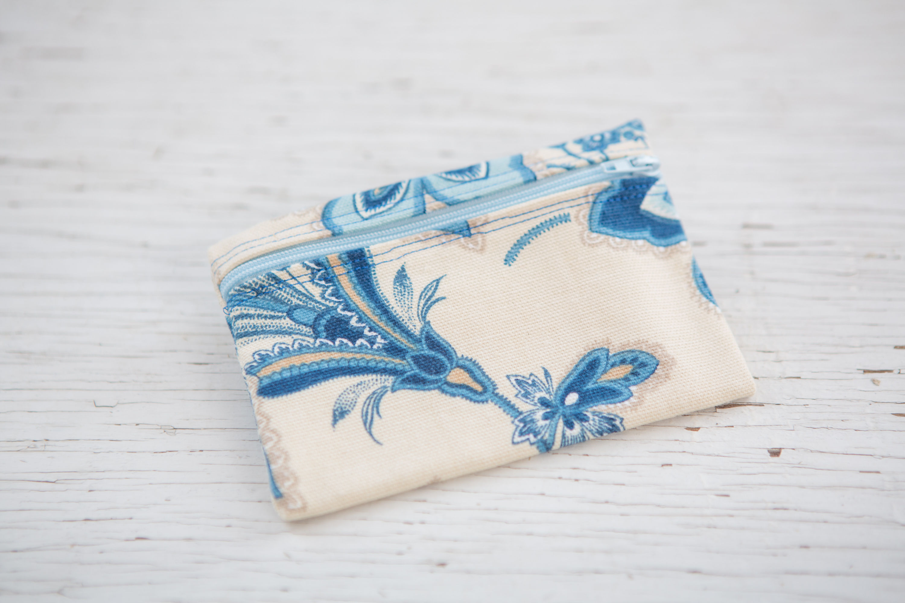 Vintage Blue Flowers EO Pouch