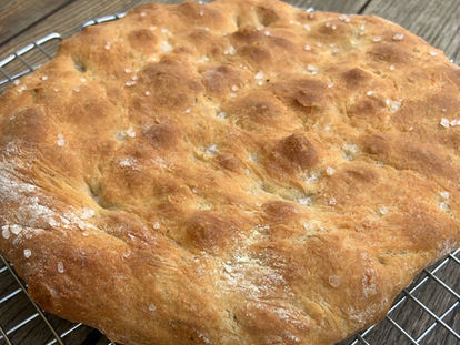 Focaccia mit Rosmarin und Meersalz