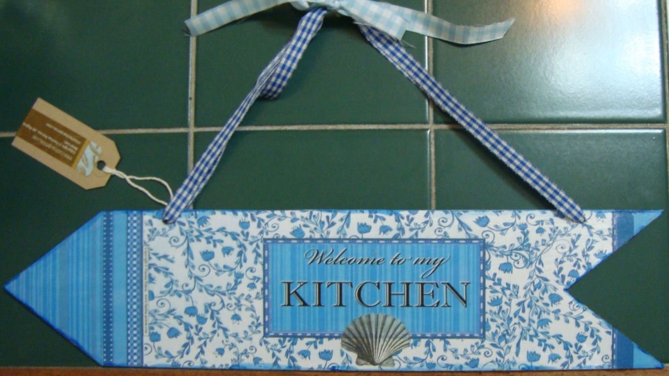 "This way to the kitchen" / blue wooden arrow, 2