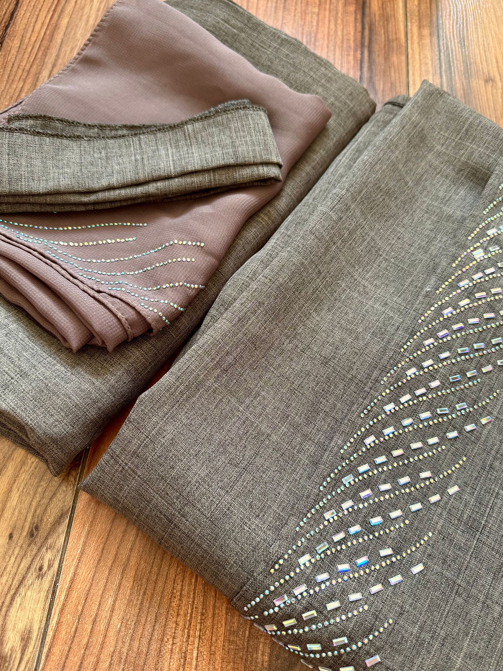 Thumbnail: Twin Set Abaya – Taupe Linen with Embellishment