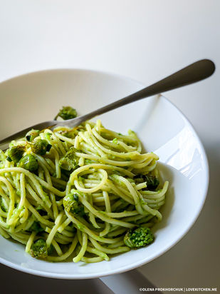 ПАСТА З ЦИБУЛЕВИМИ СТРІЛКАМИ