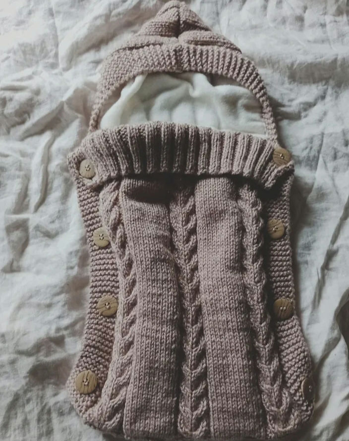 Miniatura: Sobre porta bebé tejido a mano 