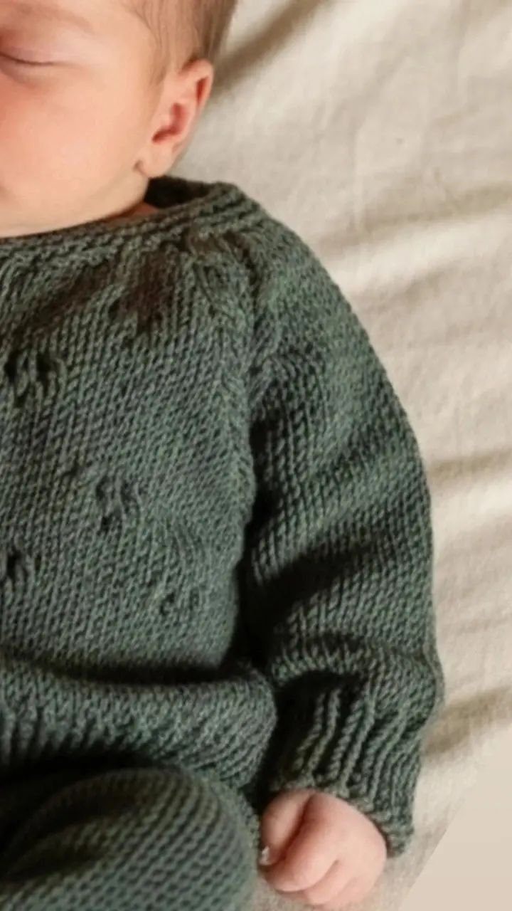Miniatura: Conjunto Tejido – Capota, Zapatos, Batita y Pantalón
