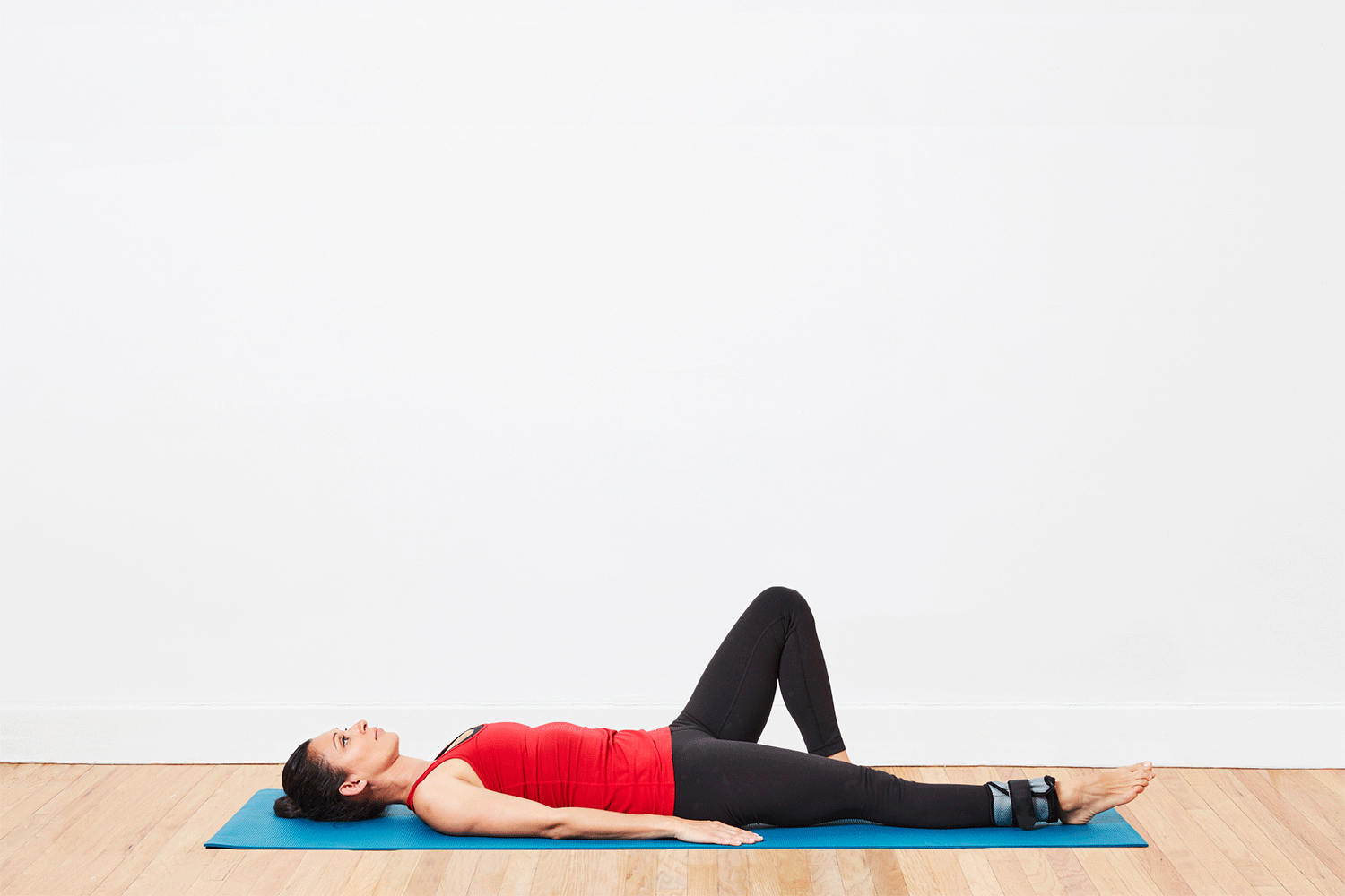 Verywell-27-2696517-LegRaiseCuffAnkle01-1957-59934aa9396e5a0010a890fc.gif