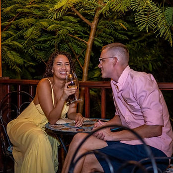 couple-in-the-chattel-bar-sugar-cane-club-barbados--1600-1000-80.jpg