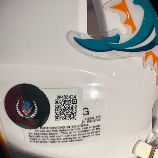 Thumbnail: Tyreek Hill Signed Miami Dolphins Flash Alternate Speed Mini Helmet (Beckett)