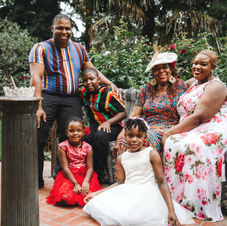 Picture taken at the Black Rose Photoshoot of a family of 5