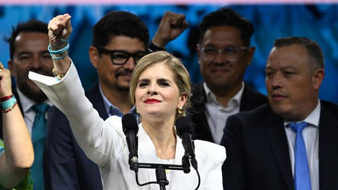 Laura Fernandez, candidate de droite, remporte la présidentielle du Costa Rica dès le premier tour.