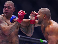 UFC Freedom 250 : Ciryl Gane bat Alex Pereira par TKO à la maison blanche