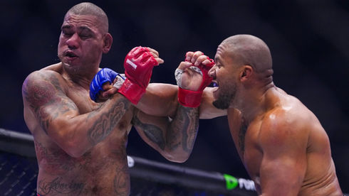 UFC Freedom 250 : Ciryl Gane bat Alex Pereira par TKO à la maison blanche