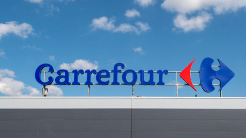 Carrefour retirera 5 000 tonnes de plastique de ses rayons d’ici 2030