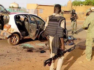 Niger : Le Jnim revendique l’attaque de l’aéroport de Niamey, causant 11 morts militaires et 2 civils