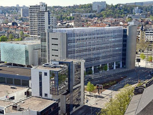 Cryptos, foot et arnaque à 28 millions d’€ : Le procès historique de l’affaire « Carton Rouge » débute à Nancy