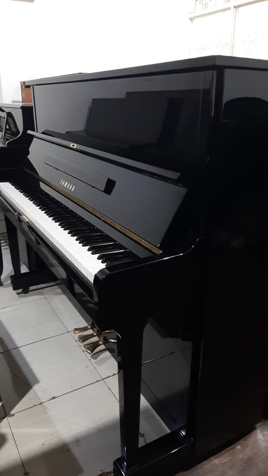 Thumbnail: Yamaha LU80, 3 Pedal