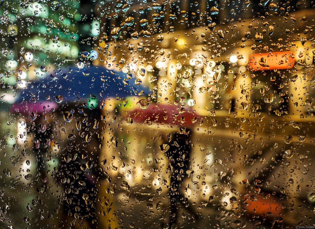 дождь на стекле. песня а дождь на окнах рисует слушать. седьмой лепесток текст. "мелодия дождя". дождь в окне.