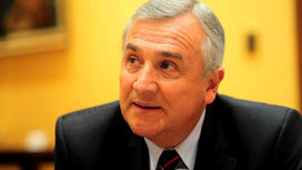 Gerardo, nervioso por las Encuestas