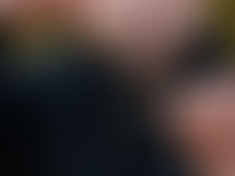 Montage combi-rig pour la pêche de la carpe avec hameçon Beak Hook S, bouillette équilibrée, kicker long et pâte plombée tenu en main par un carpiste