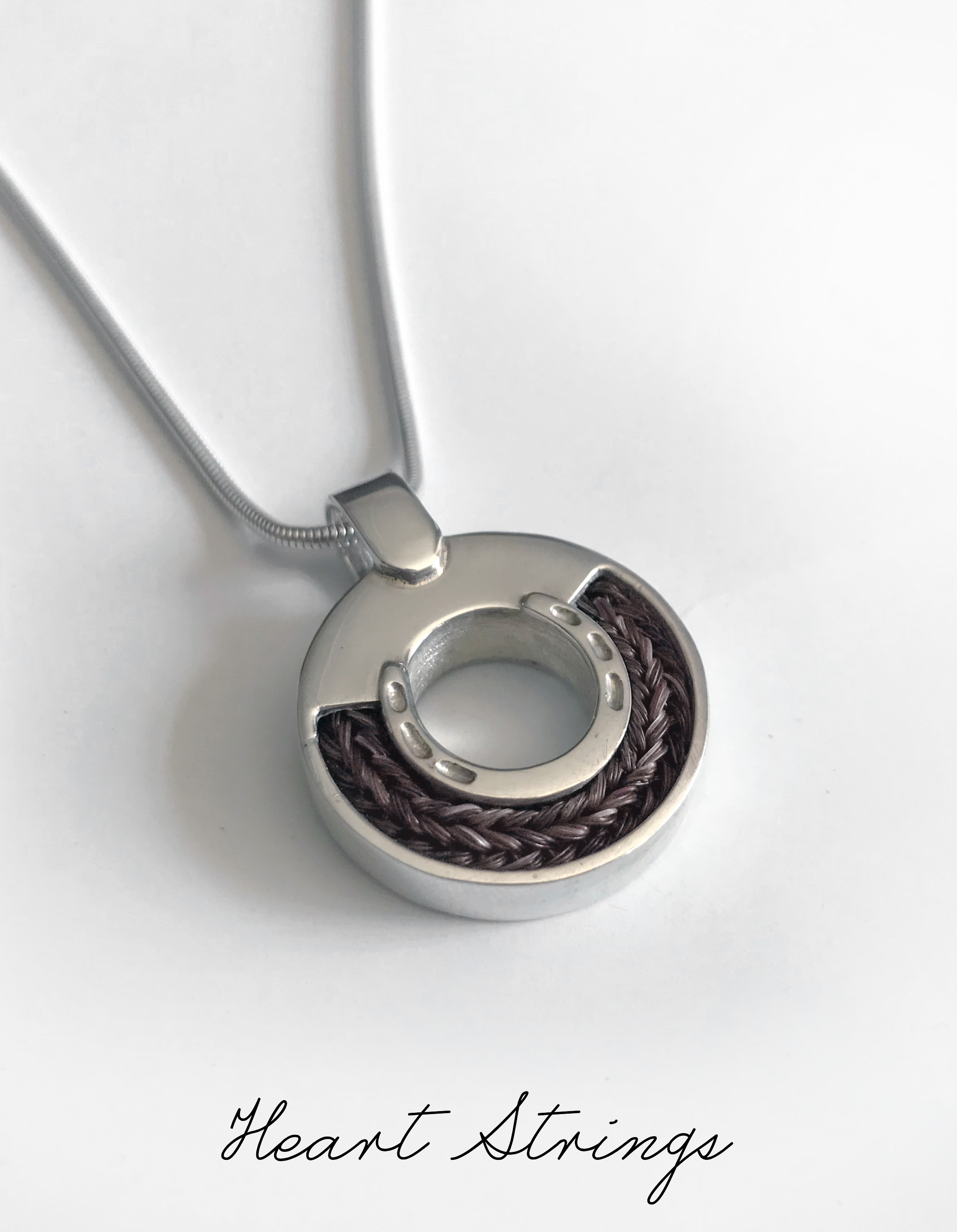 Horse shoe pendant