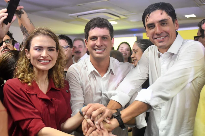 Marília Arraes (PDT) e Carlos Costa (Republicanos) estarão na chapa de João Campos (PSB) para a disputa do Governo de Pernambuco - Léo Caldas e Pedro Batista