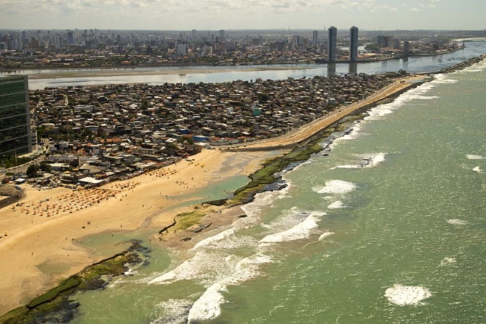 Praia do Pina, na Zona Sul do Recife (Sol Pulquério/PCR)
