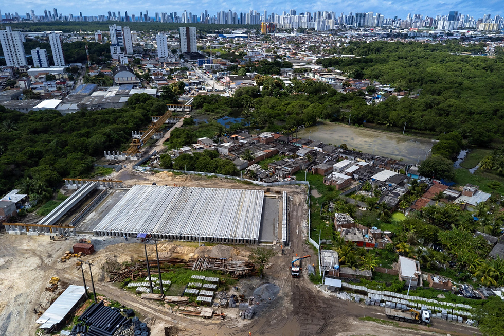 Ponte está sendo construída na Zona Sul do Recife (Rafael Vieira/DP)