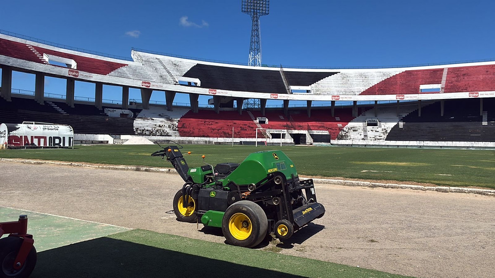 Recuperação do gramado do Arruda, casa do Santa Cruz (Divulgação/SCFC)