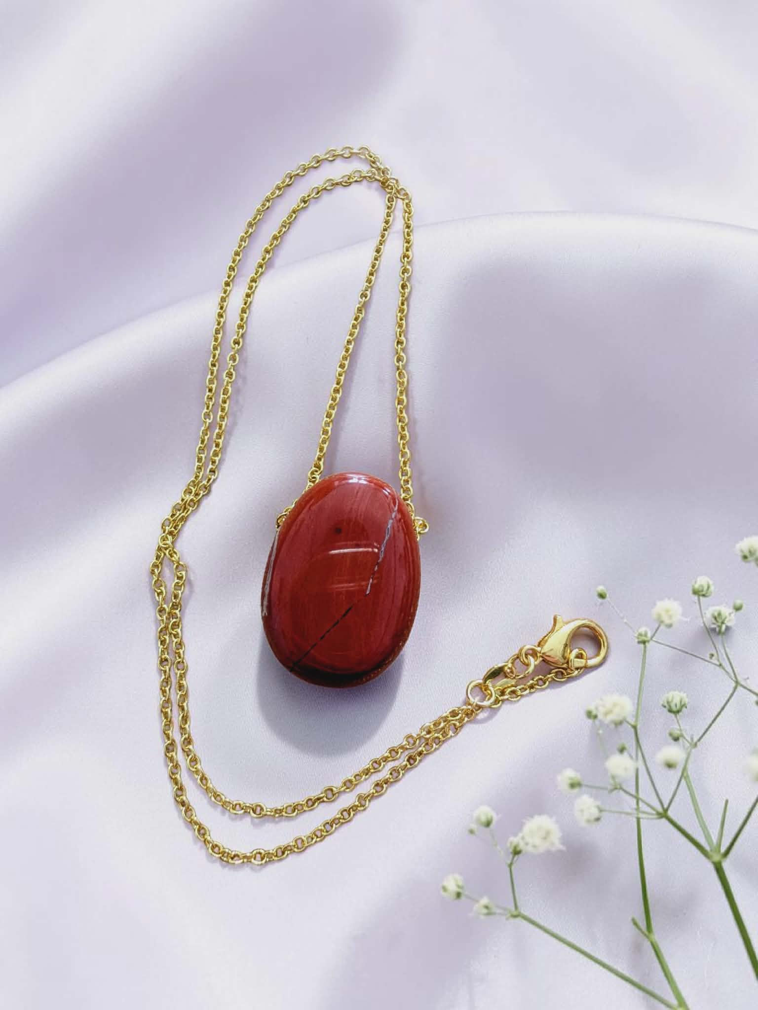 Collier jaspe rouge – pierre naturelle – chaîne dorée – fait main