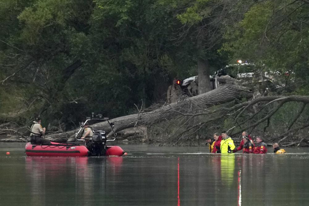 The bodies of 3 children and their mother have been recovered from a lake in Minnesota