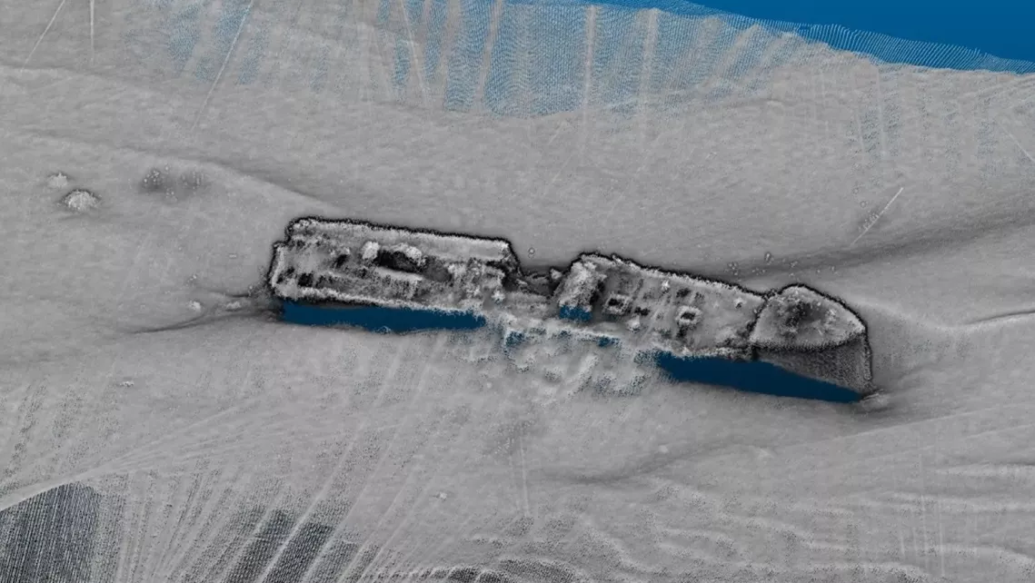 Sonar image showing the wreck of the John Mahn on the ocean floor