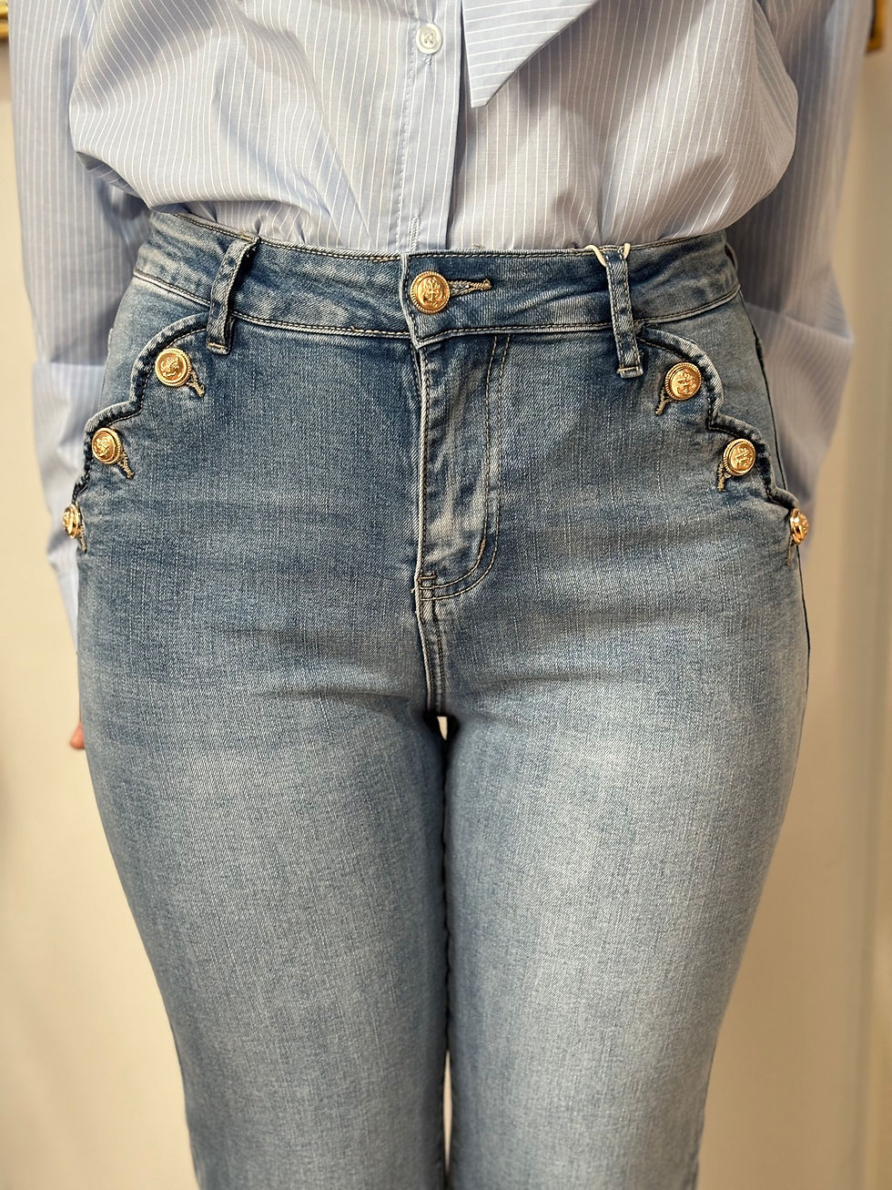Miniatura: Jeannette boton dorado 