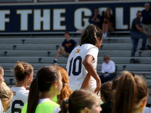 “Extravagant” performance leads Women’s Soccer to first MAAC win