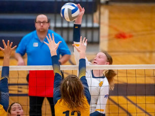 Volleyballs hosts Ellicott Hotels Western New York Invitational