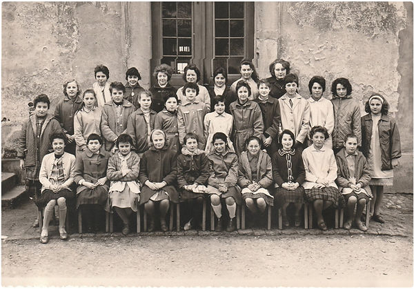 Primaire catholique 1948 1949 1950 filles.jpg