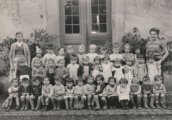 Maternelle catholique 1950 1951 en 1955.jpg