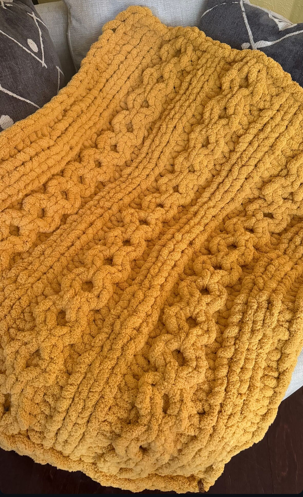 Thumbnail: Honeycomb Knit Chunky Knit Blanket PDF & Video Tutorial