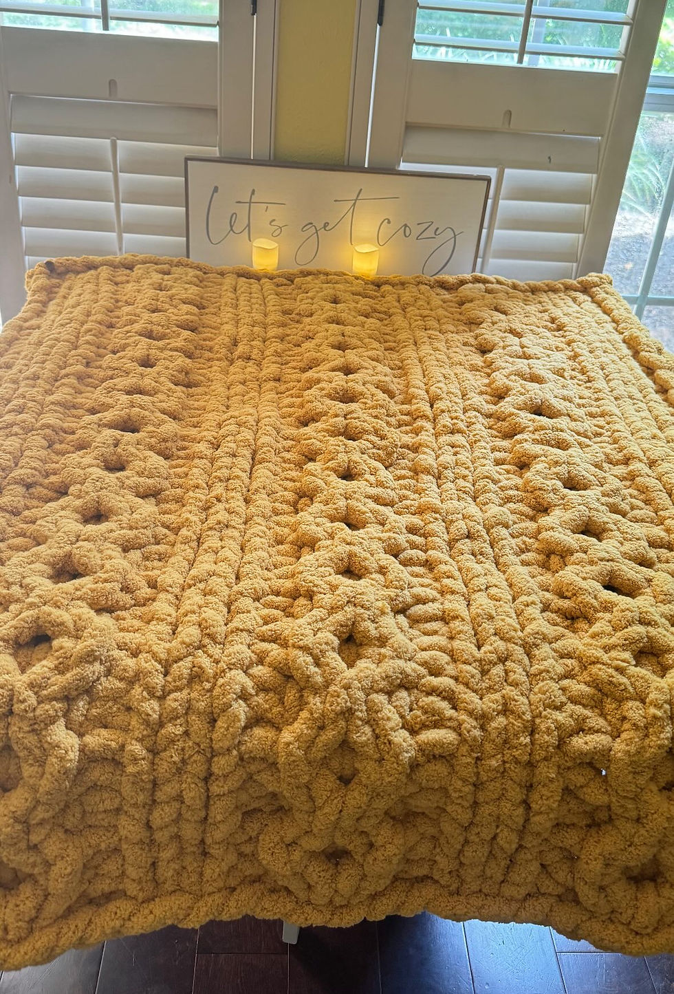 Thumbnail: Honeycomb Knit Chunky Knit Blanket PDF & Video Tutorial