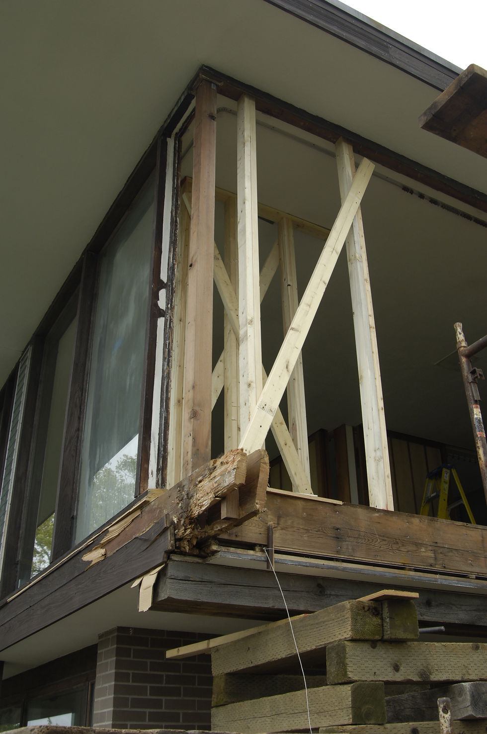 Restoring Architectural Icon