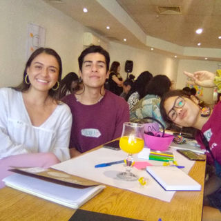 Isabela Gómez en un viaje de estudios en el extranjero en Chile