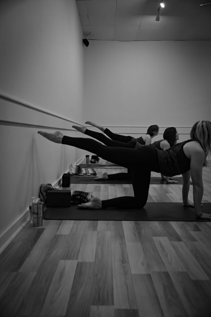 Laurel Grace Yoga in New Braunfels class stretch