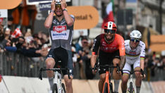 Milan - San Remo 2025 : Van der Poel triomphe du Pogi'Show