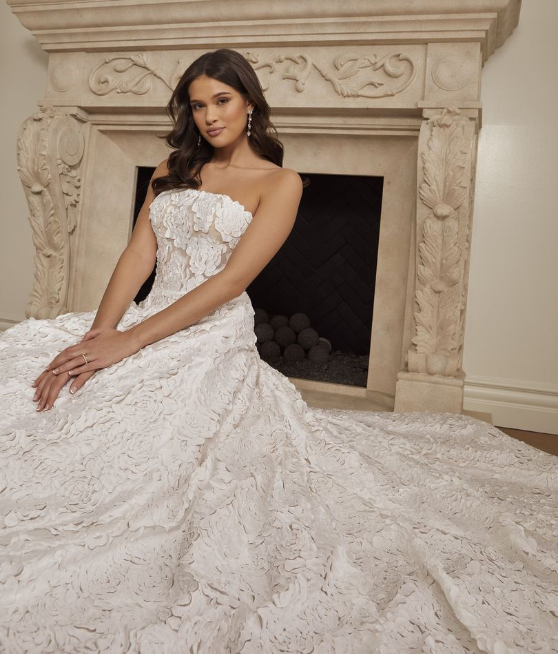 Thumbnail: Holland by Casablanca Bridal
