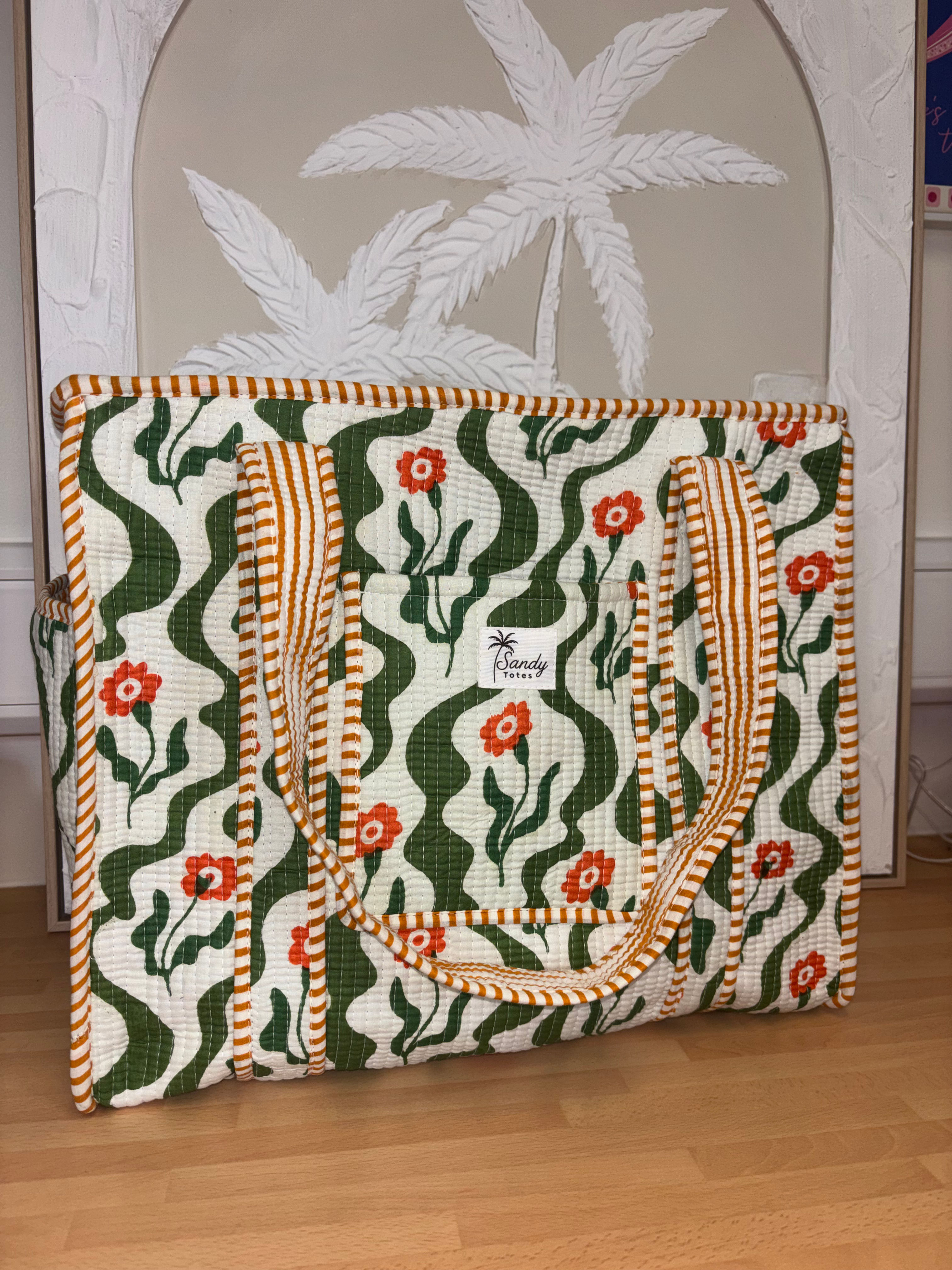 Green Wiggly Tote Bag With Water Bottle Holder 