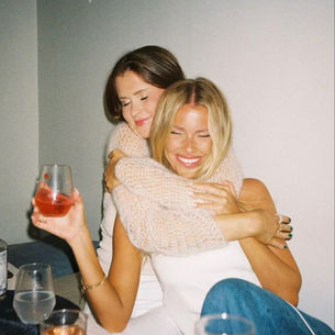 Η Έγκριση της Κολλητής σου Καθορίζει την Ερωτική Σου Ζωή;