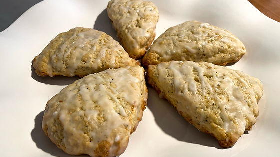 Lemon Poppy Scones (8 pcs)