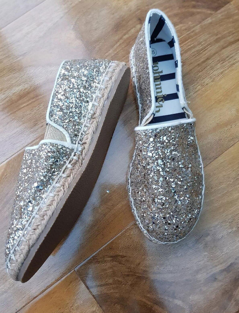 Thumbnail: Mini Boden Girls Glitter Sparkly Gold Flat Shoes Size 35-UK 2 BRAND NEW