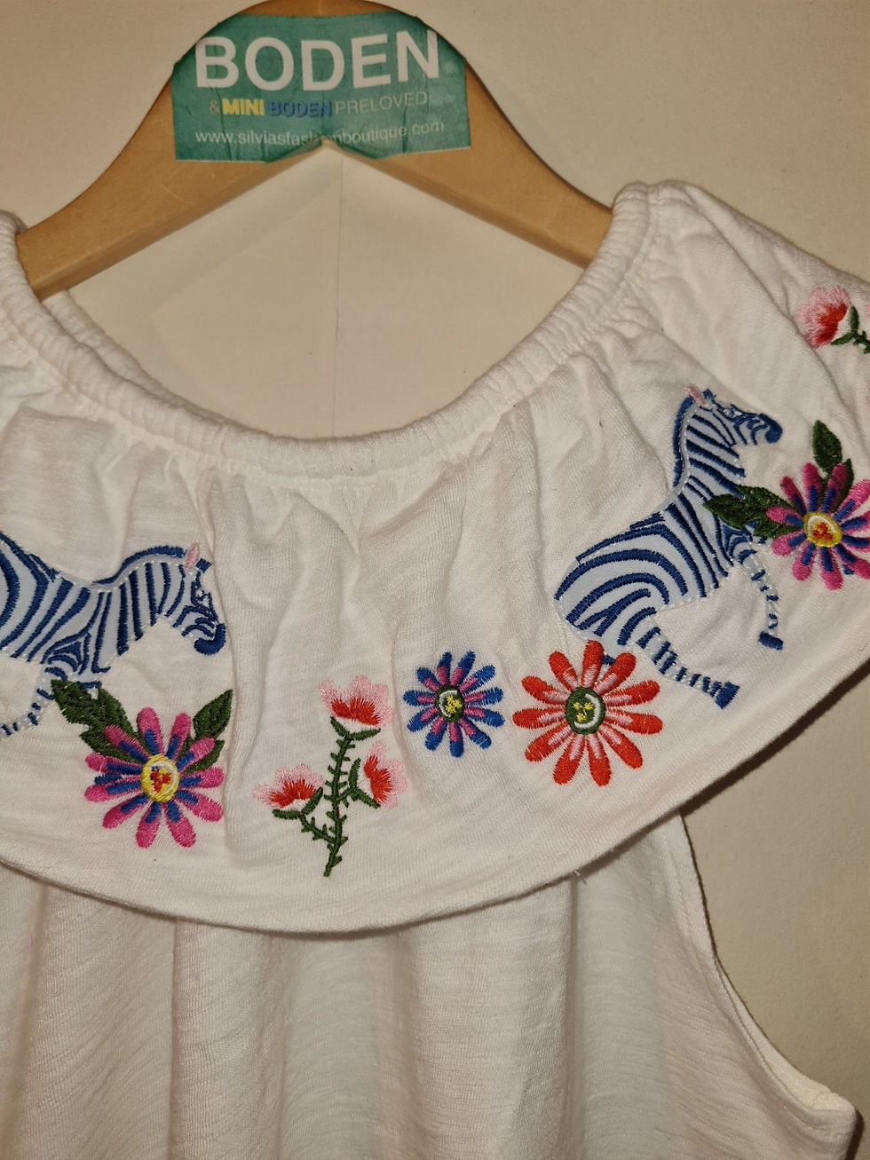 Thumbnail: Mini Boden Girls Embroidered Off Shoulde Top Age 5-6 Years Brand New SAMPLE G12