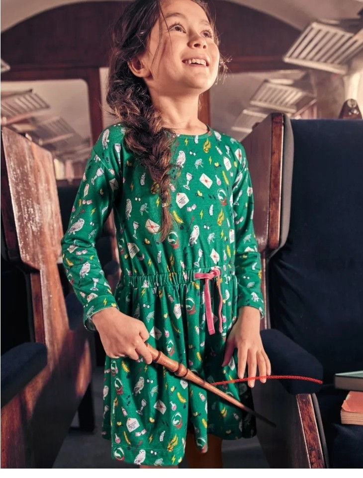 Mini Boden Hogwarts Printed Dress Mountain Meadow Green 5-6 Yrs Brand New SAMPLE